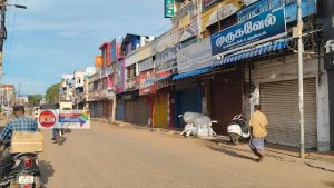 மன்னார்குடியில் 3 ஆயிரத்துக்கும் மேற்பட்ட கடைகள் மூடல்