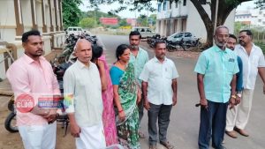 மாணவர் தற்கொலை: பள்ளி நிர்வாகம் மீது நடவடிக்கை கோரி பெற்றோர் மனு