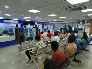 தேனி மாவட்டத்தில் ஞாயிற்றுக்கிழமையும் இயங்கிய அரசுடைமையாக்கப்பட்ட வங்கிகள்