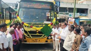 பெண்களுக்கான இலவச பேருந்து பயணம்- திருப்பத்தூர் மாவட்ட ஆட்சியர்  தொடங்கி வைத்தார்