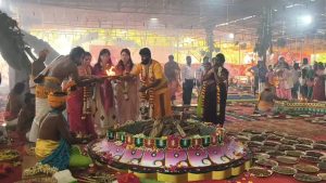 சீர்காழி அருகே உள்ள ஒளிலாயத்தில் குருபூஜை விழா