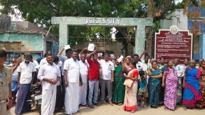 காந்தி ஜெயந்தியை முன்னிட்டு கிராம சபை கூட்டத்தில் பொதுமக்கள் எதிர்ப்பு