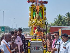 முகையூர் கிராமத்தில் கருட சேவை விழா