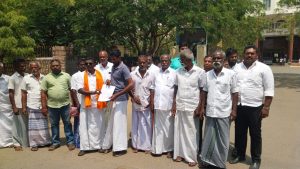 மாநகராட்சி அதிகாரி மீது மாவட்ட ஆட்சித் தலைவரிடம் புகார்