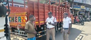 விதிகளை மீறிய ஆறு கனரக வாகனம் பறிமுதல்-போக்குவரத்துக் காவல் துறை அதிரடி