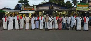 தேர்தல் ஆணையர் பதவி விலகக் கோரி ஆர்ப்பாட்டம்