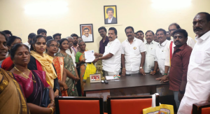 நகர்ப்புற வாழ்விட மேம்பாட்டு வாரிய வீடுகளுக்கு பயனாளிகள் தேர்வு முகாம் தொடங்கி வைத்த கம்பம் எம் எல் ஏ