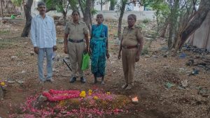 ஆதரவற்ற மூதாட்டி சிகிச்சை பலனின்றி மரணம்-நல்லடக்கம் செய்த சமூக செயற்பாட்டாளர்!