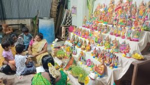 பெரம்பை ஸ்ரீ அங்காள பரமேஸ்வரி ஆலயத்தில் ஐந்தாம் நாள் நவராத்திரி கொலு பூஜை கோலாகலம்!