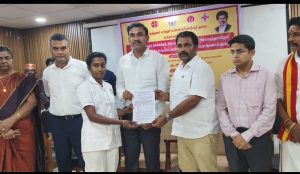 தூத்துக்குடி அரசு மருத்துவக் கல்லூரி மருத்துவமனையில் அமைச்சர்கள் ஆய்வின் போது திடீர் மின்வெட்டு!