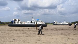 காரைக்கால் கடற்கரைக்கு வந்தடைந்த இந்திய கடலோர காவல் படையின் இரண்டு ஹோவர்கிராஃப்ட் கப்பல்கள்!