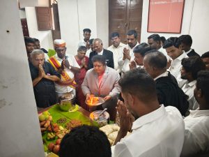 கடலூர் லாயர்ஸ் அசோசியேஷன் சார்பில் ஆயுதபூஜை விழா கொண்டாட்டம்!