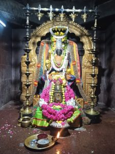 எறையூர் ஸ்ரீ முத்தாலம்மன் ஆலயத்தில் லட்சுமி அவதாரத்தில் அம்மன் அருள்பாலிப்பு!