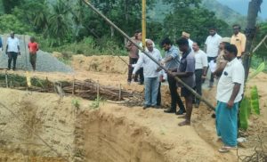 பூதிப்புரம் பேரூராட்சியில் திறந்தவெளி கிணறு அமைக்கும் பணி- மாவட்ட ஆட்சித்தலைவர் ஆய்வு