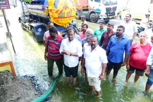 செல்வபுரம் பகுதிகளில் மழைநீர் அகற்றும் பணி தீவிரம்