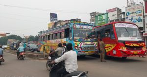 வடலூரில் தனியார் பேருந்துகள் போக்குவரத்துக்கு இடையூறு – பண்ருட்டி சாலையில் கடும் நெரிசல் – பொதுமக்கள் அவதி!