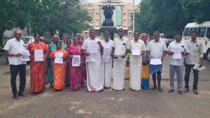 சாலை ஆக்கிரமிப்பை அகற்றி மீட்டுத் தரக் கோரி கிராம மக்கள் மனு!