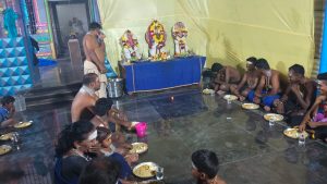 வெப்பாலம்பட்டியில் ஸ்ரீ தர்மசாஸ்தா பக்த சேவா அறக்கட்டளை சார்பில் அன்னதானம்!