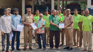 தீ விபத்தில்லா தீபாவளி விழிப்புணர்வு துண்டுப் பிரசுரம் வழங்கும் விழா!