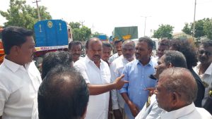 தூத்துக்குடி உப்பாற்று ஓடை – முத்தையாபுரம் பகுதியில் விபத்துகளைத் தடுக்க மேயர் ஜெகன் பெரியசாமி நடவடிக்கை!