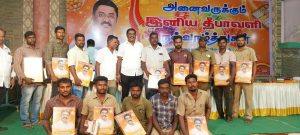 ஈரோட்டில் தூய்மைப் பணியாளர்கள் உள்ளிட்டோருக்கு தீபாவளி நல உதவிகள் – கவுன்சிலர் நா. செந்தில்குமார் வழங்கினார்
