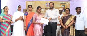 இளையோர் இலக்கியப் பயிற்சிப் பாசறை விழா – பங்கேற்ற மாணவிகளுக்கு மாவட்ட ஆட்சித்தலைவர் சான்றிதழ்கள் வழங்கினார்!